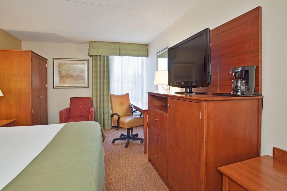 Holiday Inn Express Lynchburg By Ihg Экстерьер фото