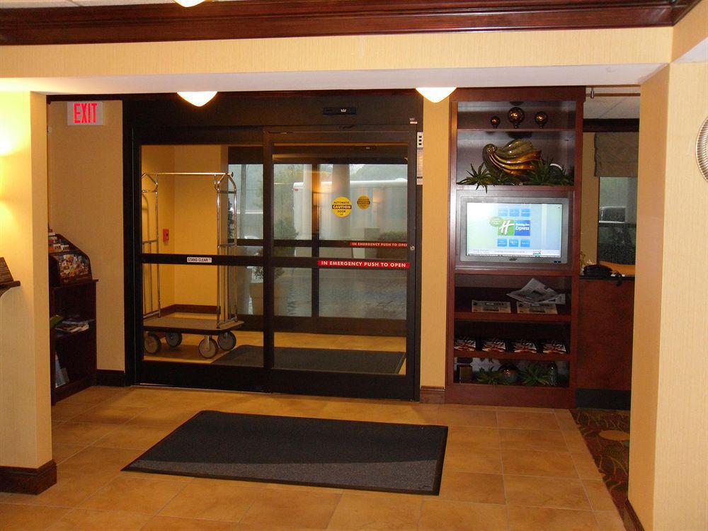 Holiday Inn Express Lynchburg By Ihg Интерьер фото