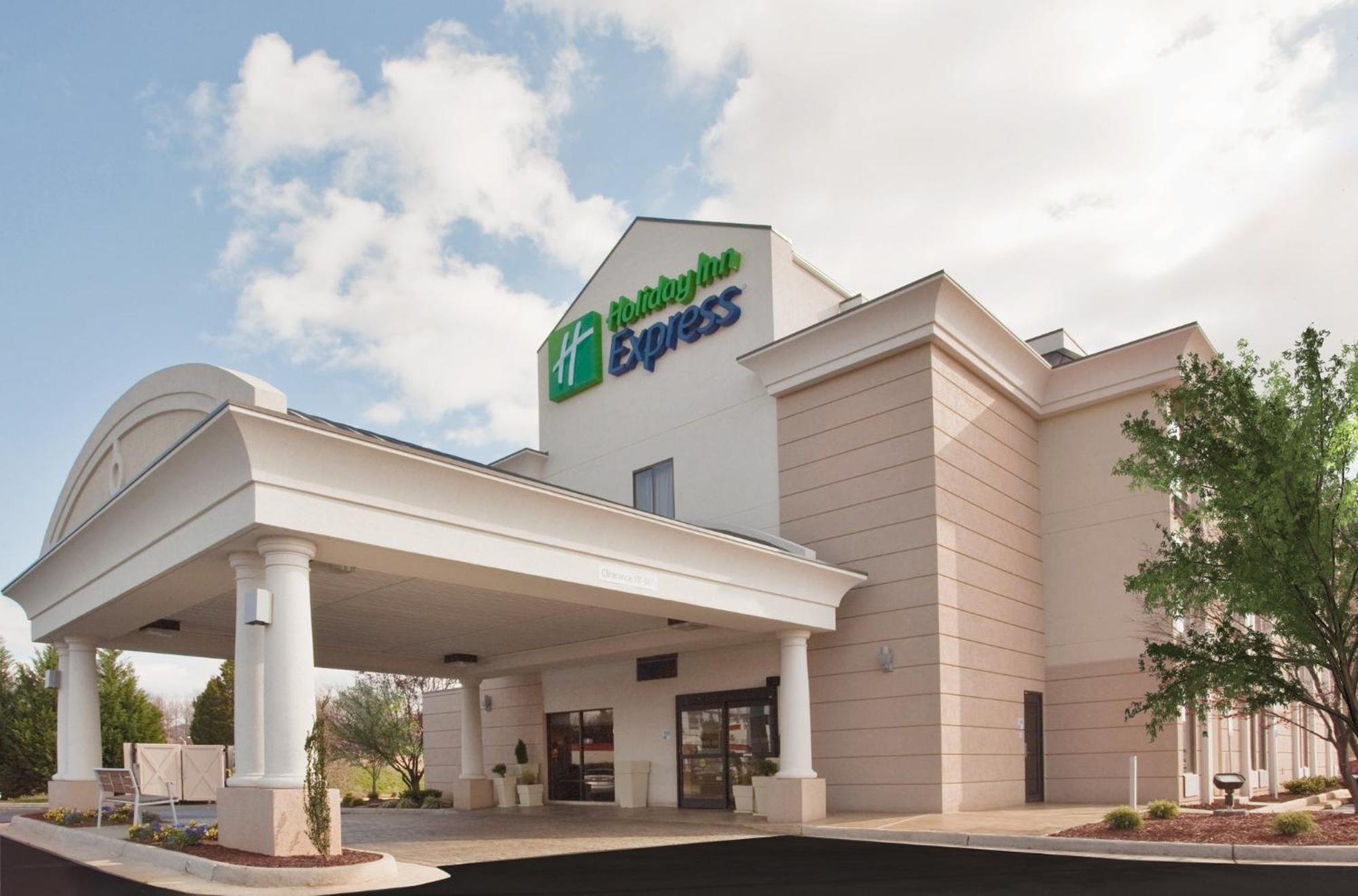 Holiday Inn Express Lynchburg By Ihg Экстерьер фото