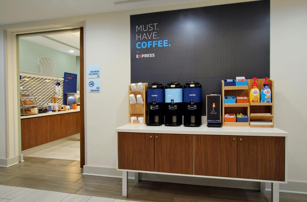 Holiday Inn Express Lynchburg By Ihg Экстерьер фото