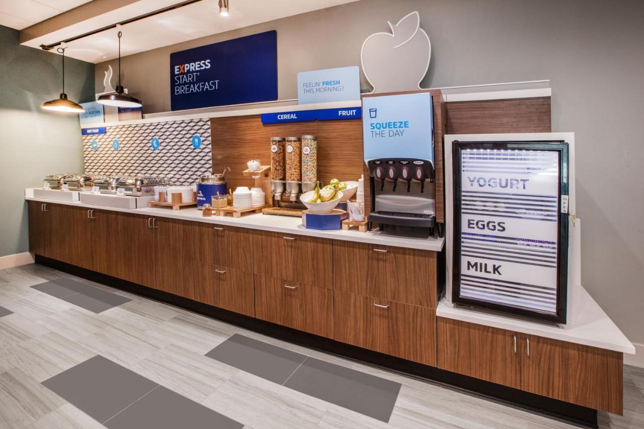 Holiday Inn Express Lynchburg By Ihg Экстерьер фото